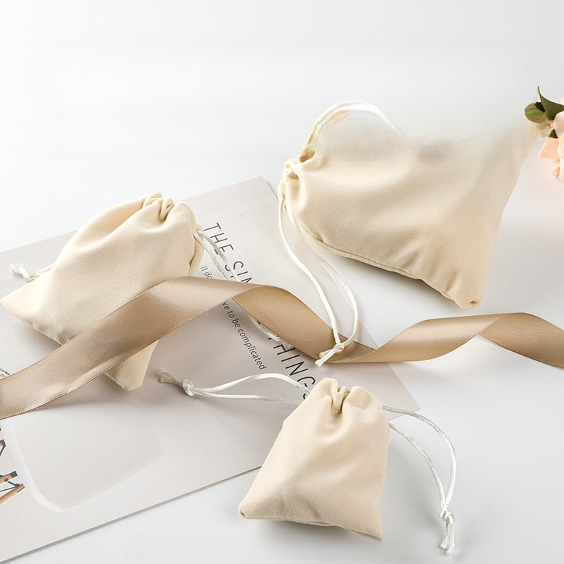 Signature Cloud Pouch